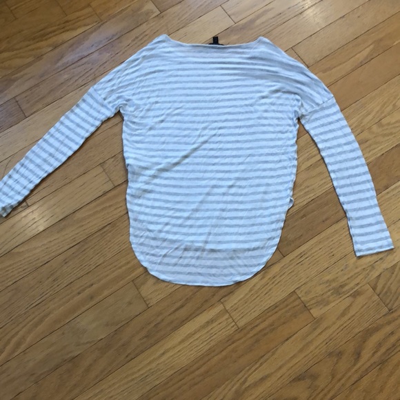 Banana Republic Dolman Sleeve Grey / White Striped Crewneck Shirt - XS - Picture 9 of 11